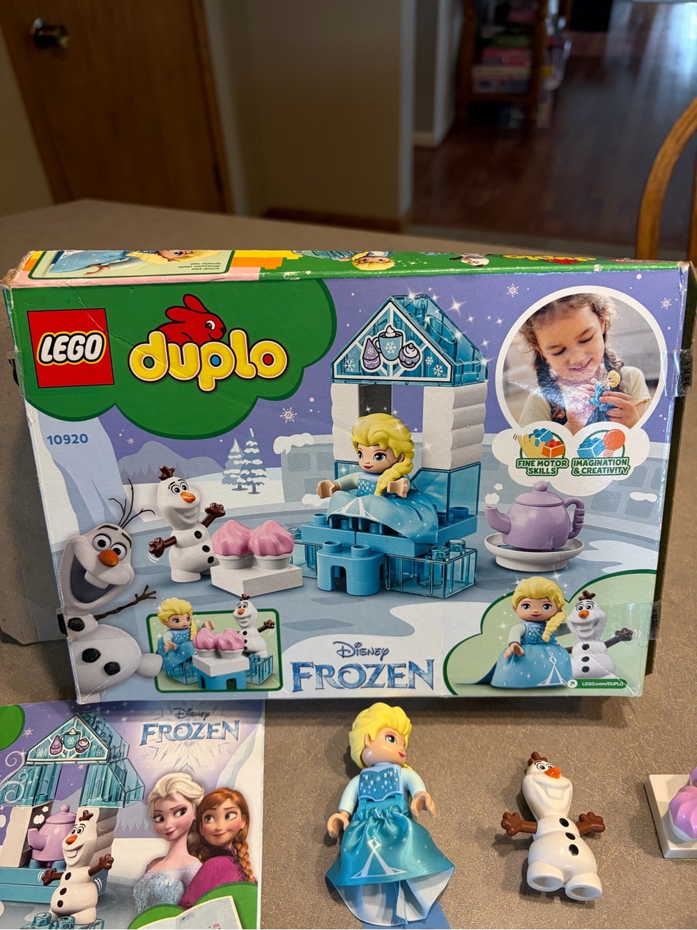 LEGO DUPLO: Elsa and Olaf's Tea Party (10920) Used With Creases In Box - Picture 8 of 10